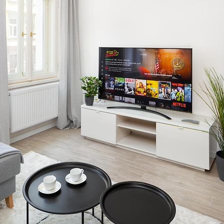 Prague Days - Minimalist Apartment - Easy City Access Kültér fotó